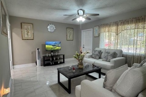 House in New Port Richey, Florida 2 bedrooms, 82.13 sq.m. № 1579131 - photo 7