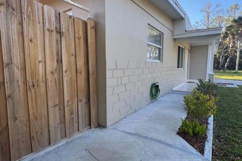 House in New Port Richey, Florida 2 bedrooms, 82.13 sq.m. № 1579131 - photo 4