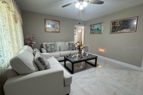 House in New Port Richey, Florida 2 bedrooms, 82.13 sq.m. № 1579131 - photo 9