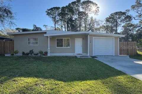 House in New Port Richey, Florida 2 bedrooms, 82.13 sq.m. № 1579131 - photo 1