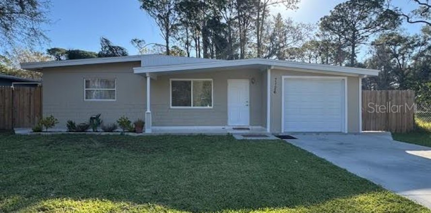 House in New Port Richey, Florida 2 bedrooms, 82.13 sq.m. № 1579131