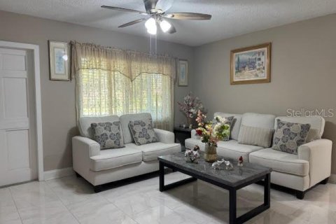 House in New Port Richey, Florida 2 bedrooms, 82.13 sq.m. № 1579131 - photo 10