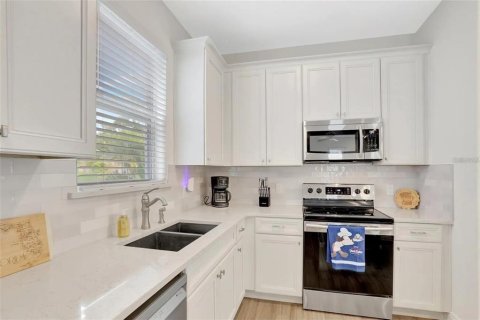 Villa ou maison à vendre à Kissimmee, Floride: 4 chambres, 191.94 m2 № 2222571 - photo 9