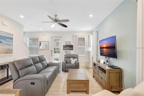 Villa ou maison à vendre à Kissimmee, Floride: 4 chambres, 191.94 m2 № 2222571 - photo 4