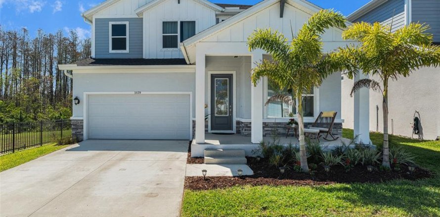 House in Tarpon Springs, Florida 5 bedrooms, 265.51 sq.m. № 1584090