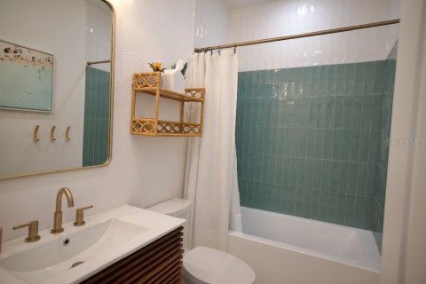 Casa en venta en Kissimmee, Florida, 5 dormitorios, 340.77 m2 № 2201062 - foto 18