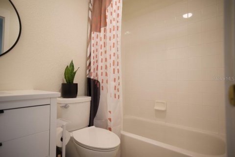 Casa en venta en Kissimmee, Florida, 5 dormitorios, 340.77 m2 № 2201062 - foto 26