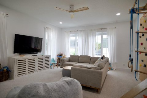 Casa en venta en Kissimmee, Florida, 5 dormitorios, 340.77 m2 № 2201062 - foto 12