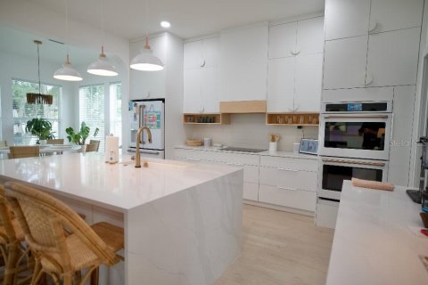Casa en venta en Kissimmee, Florida, 5 dormitorios, 340.77 m2 № 2201062 - foto 6