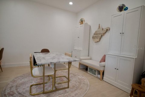 Casa en venta en Kissimmee, Florida, 5 dormitorios, 340.77 m2 № 2201062 - foto 22