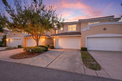 Townhouse in Saint Petersburg, Florida 3 bedrooms, 184.88 sq.m. № 2150819