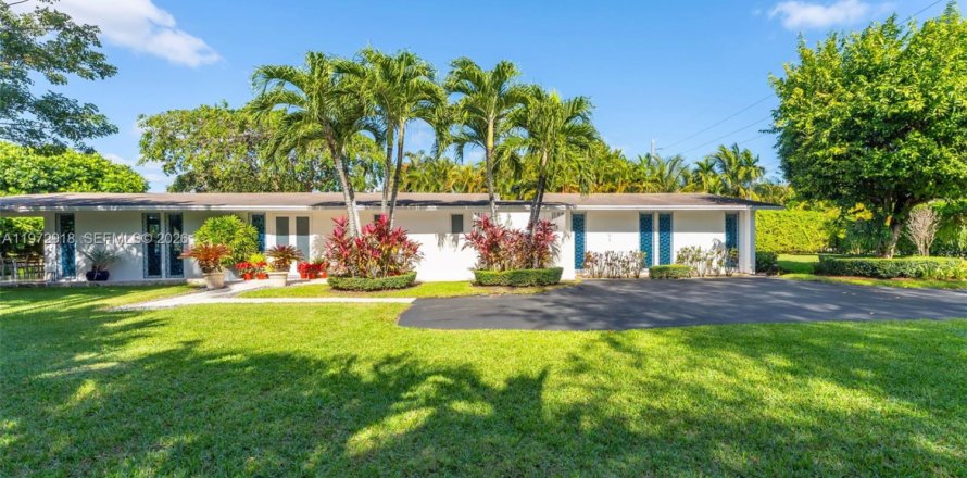 Casa en Pinecrest, Florida 4 dormitorios, 258.64 m2 № 2033094