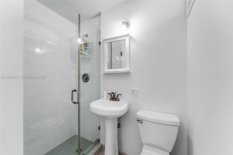 Casa en venta en Pinecrest, Florida, 4 dormitorios, 258.64 m2 № 2033094 - foto 23