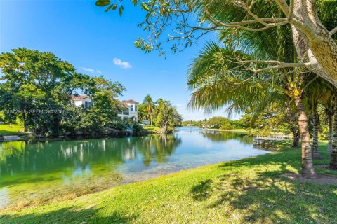 Casa en venta en Pinecrest, Florida, 4 dormitorios, 258.64 m2 № 2033094 - foto 26