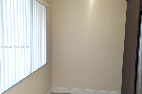 Casa en alquiler en Weston, Florida, 3 dormitorios, 117.8 m2 № 2057921 - foto 7