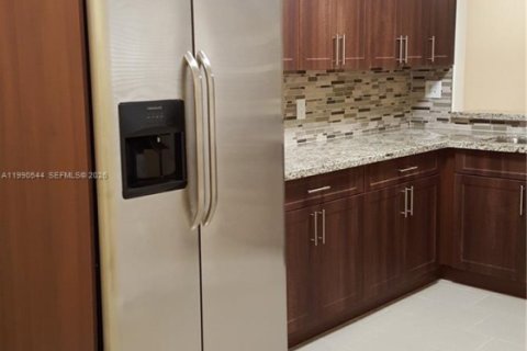 Casa en alquiler en Weston, Florida, 3 dormitorios, 117.8 m2 № 2057921 - foto 9