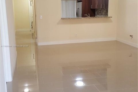 Casa en alquiler en Weston, Florida, 3 dormitorios, 117.8 m2 № 2057921 - foto 4