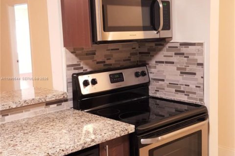 Casa en alquiler en Weston, Florida, 3 dormitorios, 117.8 m2 № 2057921 - foto 13