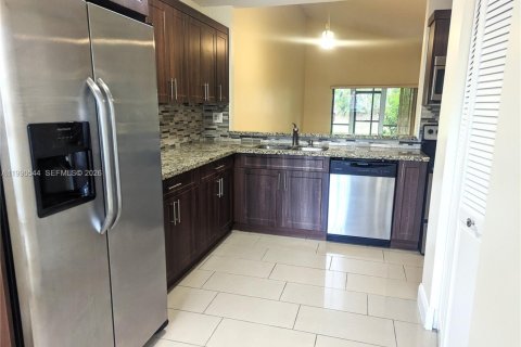 Casa en alquiler en Weston, Florida, 3 dormitorios, 117.8 m2 № 2057921 - foto 10