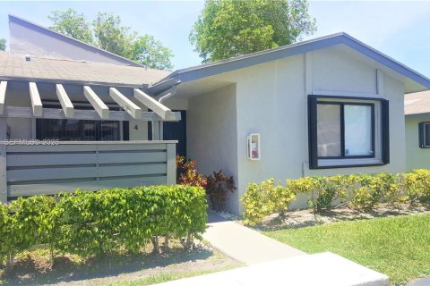 Casa en Weston, Florida 3 dormitorios, 117.8 m2 № 2057921