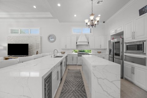 House in Wellington, Florida 5 bedrooms, 467.39 sq.m. № 2158511 - photo 10