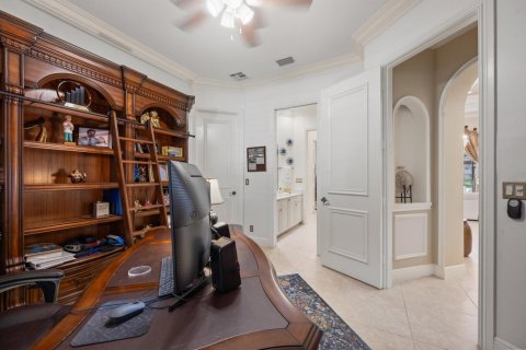 House in Wellington, Florida 5 bedrooms, 467.39 sq.m. № 2158511 - photo 16