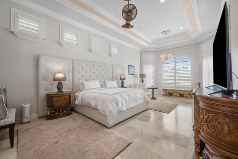 House in Wellington, Florida 5 bedrooms, 467.39 sq.m. № 2158511 - photo 18