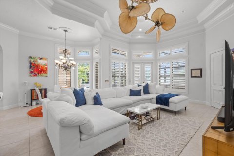 House in Wellington, Florida 5 bedrooms, 467.39 sq.m. № 2158511 - photo 12