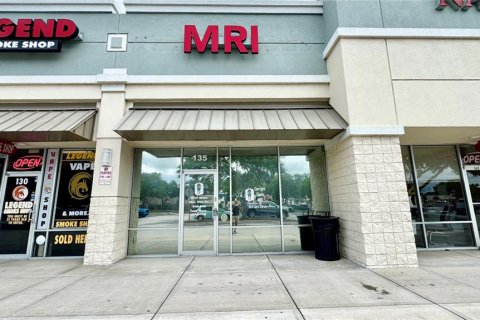 Propiedad comercial en Cocoa, Florida 9000.19 m2 № 2236710
