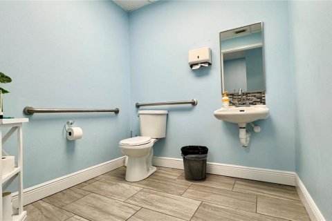 Propiedad comercial en venta en Cocoa, Florida, 9000.19 m2 № 2236710 - foto 17