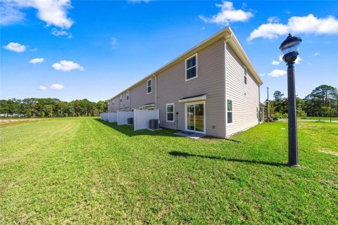 Townhouse in Gainesville, Florida 3 bedrooms, 163.97 sq.m. № 2111958 - photo 4