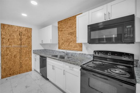 Casa en venta en North Miami, Florida, 3 dormitorios, 105.91 m2 № 2035840 - foto 23