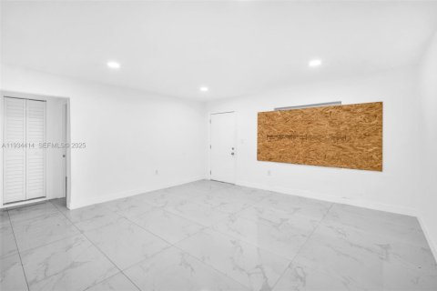 Casa en venta en North Miami, Florida, 3 dormitorios, 105.91 m2 № 2035840 - foto 11