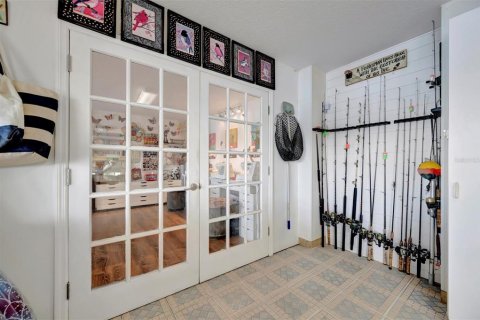 House in Gulfport, Florida 5 bedrooms, 361.48 sq.m. № 2202731 - photo 16