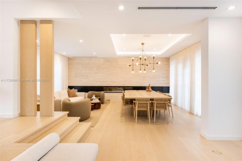 Casa en venta en Coral Gables, Florida, 6 dormitorios, 406.63 m2 № 1936025 - foto 11