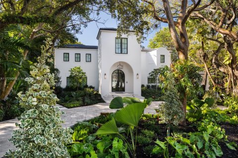 House in Coral Gables, Florida 6 bedrooms, 406.63 sq.m. № 1936025 - photo 2