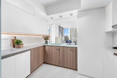 Condominio en venta en Miami Beach, Florida, 1 dormitorio, 110.55 m2 № 2090865 - foto 22