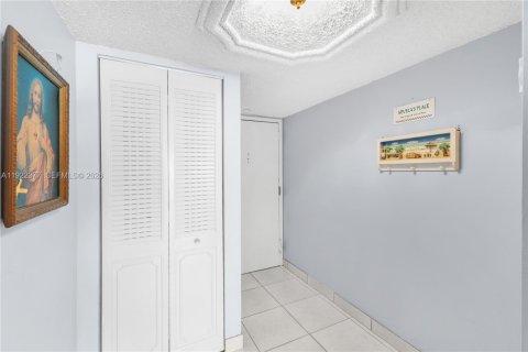 Condominio en venta en Miami Beach, Florida, 1 dormitorio, 110.55 m2 № 2090865 - foto 13
