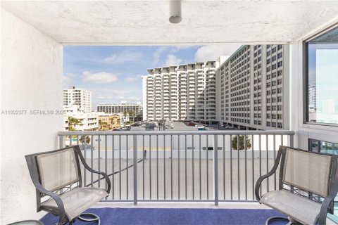 Condominio en venta en Miami Beach, Florida, 1 dormitorio, 110.55 m2 № 2090865 - foto 18