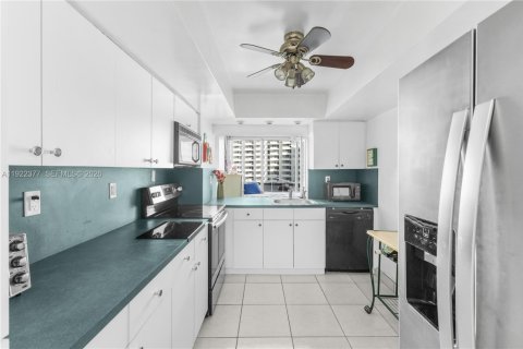 Condominio en venta en Miami Beach, Florida, 1 dormitorio, 110.55 m2 № 2090865 - foto 25