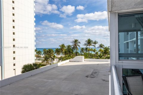 Condominio en venta en Miami Beach, Florida, 1 dormitorio, 110.55 m2 № 2090865 - foto 20