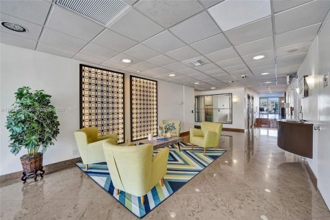 Copropriété à vendre à Fort Lauderdale, Floride: 2 chambres, 111.48 m2 № 1999598 - photo 10