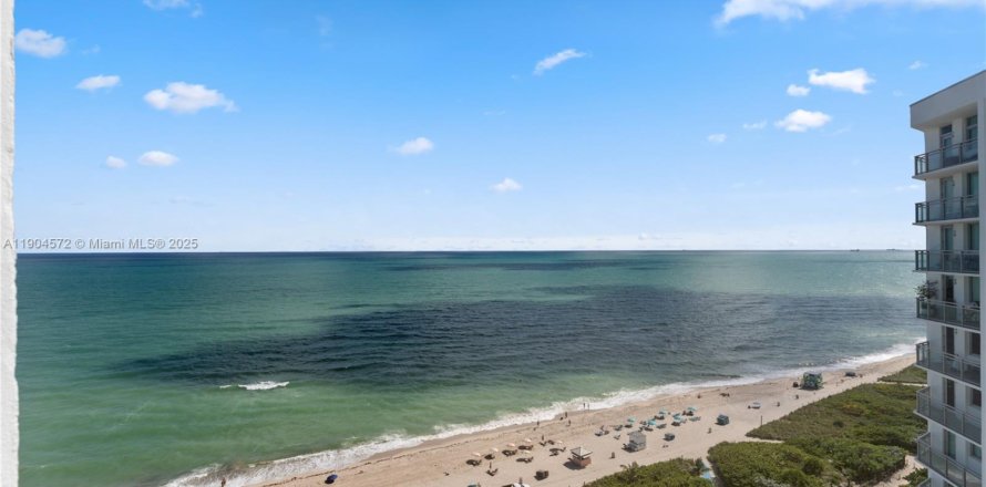 Кондоминиум с 1 спальней в Майами-Бич, Флорида № 1956065