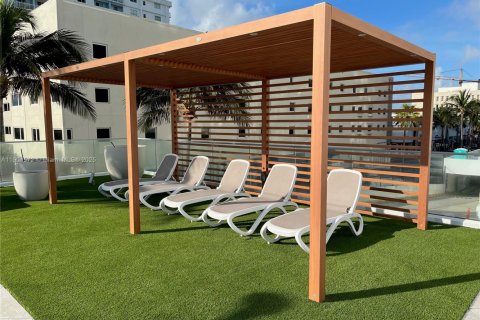 Купить кондоминиум в Майами-Бич, Флорида 1 спальня, 84.73м2, № 1956065 - фото 15