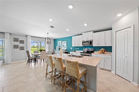 House in Rotonda, Florida 4 bedrooms, 180.32 sq.m. № 1908688 - photo 7