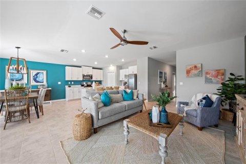 House in Rotonda, Florida 4 bedrooms, 180.32 sq.m. № 1908688 - photo 9
