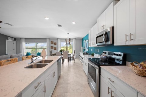 House in Rotonda, Florida 4 bedrooms, 180.32 sq.m. № 1908688 - photo 24