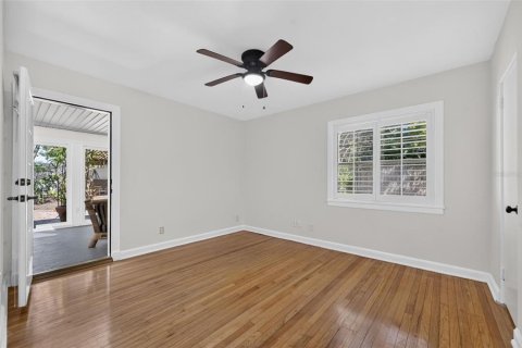 House in Winter Park, Florida 3 bedrooms, 167.6 sq.m. № 2416384 - photo 18