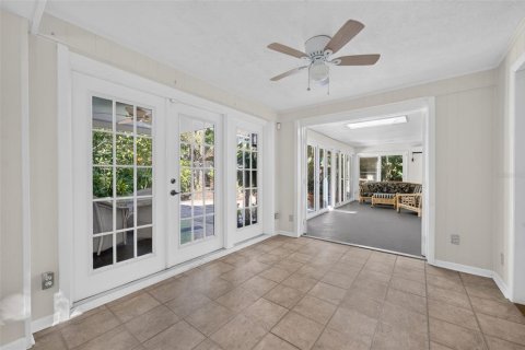 House in Winter Park, Florida 3 bedrooms, 167.6 sq.m. № 2416384 - photo 13