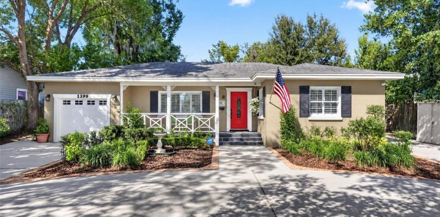 House in Winter Park, Florida 3 bedrooms, 167.6 sq.m. № 2416384